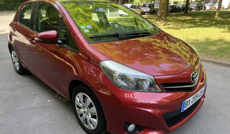 
								UNE BELLE TOYOTA YARIS 1.3L VVTI 100 ESS DYNAMIC complet									