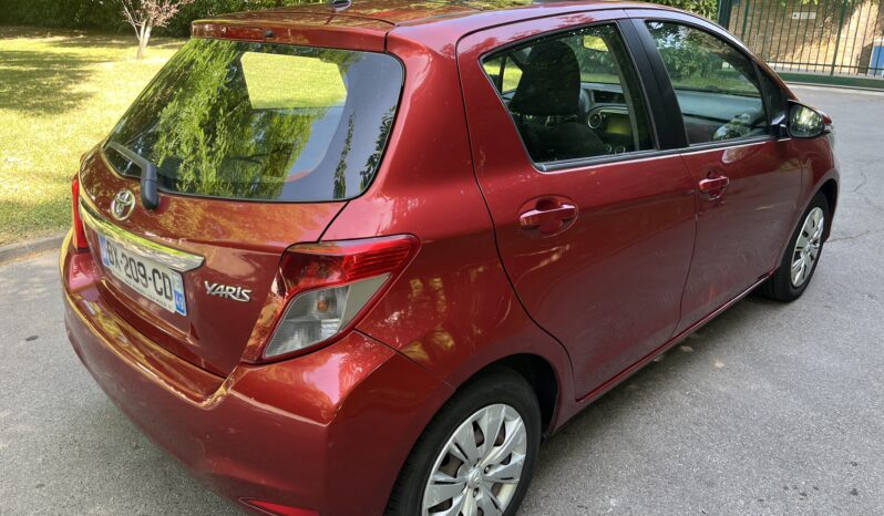 
								UNE BELLE TOYOTA YARIS 1.3L VVTI 100 ESS DYNAMIC complet									