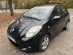 Belle toyota yaris 1.3 L vvti 85 CH 1ere MAIN
