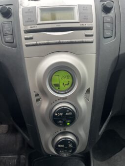 
										Belle toyota yaris 1.3 L vvti 85 CH 1ere MAIN complet									