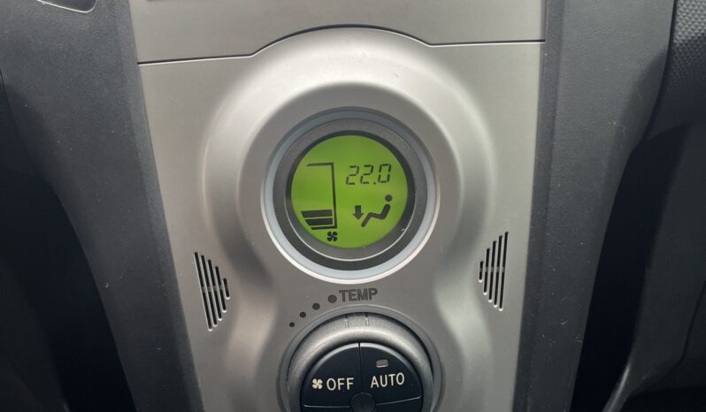 
								Belle toyota yaris 1.3 L vvti 85 CH 1ere MAIN complet									