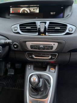 
										Beau Renault scénic 1.6 dci 130 business complet									