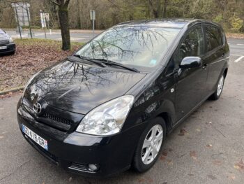 une belle toyota corolla verso essence 1.8L 130 ch boite auto