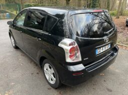 
										une belle toyota corolla verso essence 1.8L 130 ch boite auto complet									
