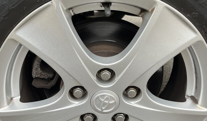 
								une belle toyota corolla verso essence 1.8L 130 ch boite auto complet									