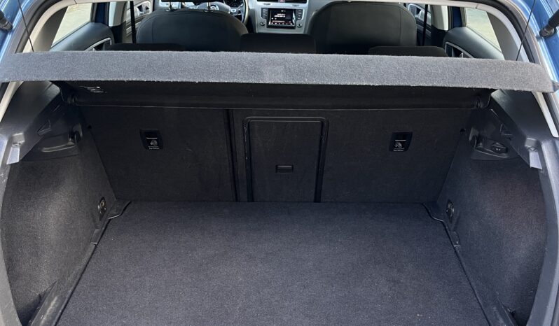 
								Une magnifique GOLF 7 essence 1.4 TSI 150 ch 1ère main complet									