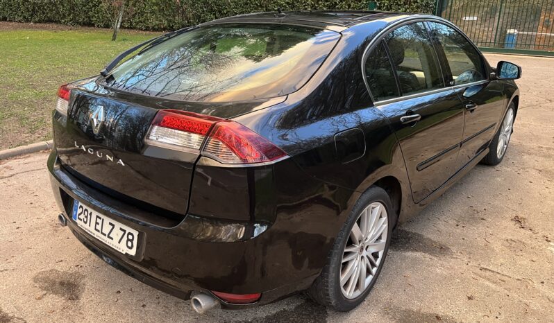 
								Une magnifique laguna 3 GT 2 L dci 180 ch toutes options complet									