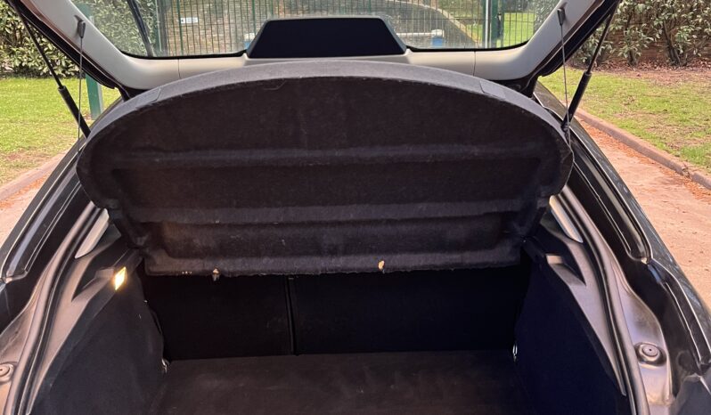 
								Une magnifique laguna 3 GT 2 L dci 180 ch toutes options complet									