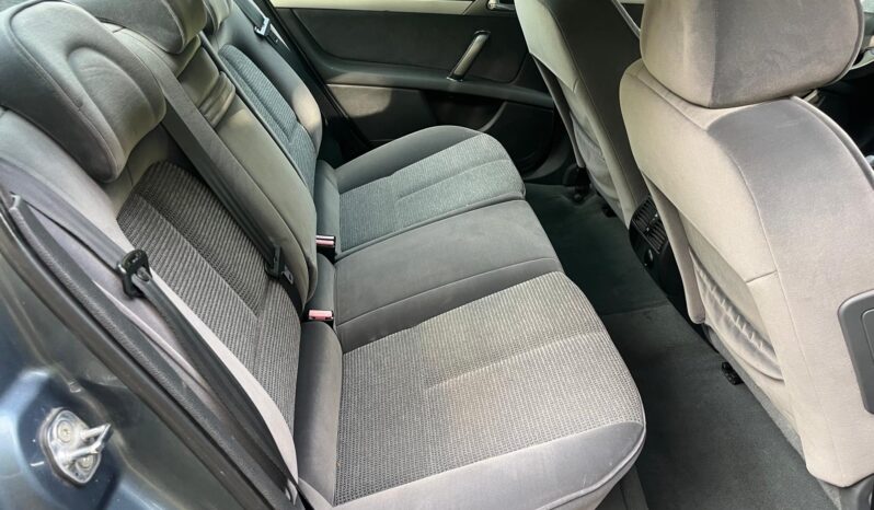 
								Peugeot 407 essence 1.8L 117 ch executive complet									