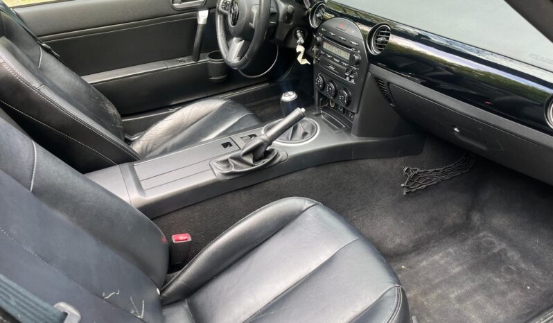 
								Superbe Mazda MX-5 roadster 1.8L 125 ch élégance très propre complet									