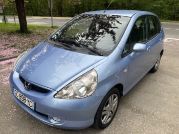 Belle Honda jazz 1.3 L 83 ch ess graphite moteur à chaîne