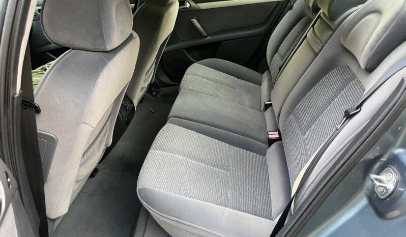 
								Peugeot 407 essence 1.8L 117 ch executive complet									