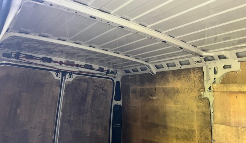 
								Superbe Peugeot boxer 2.2L 120ch L2H2 asphalt connect complet									