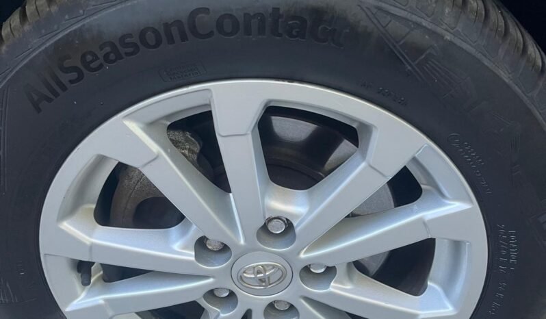 
								Belle Toyota verso 1.8L ess 147 ch boîte auto complet									