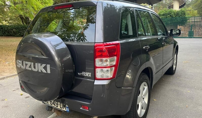 
								Une belle Suzuki grand Vitara 1.9 ddis 130 ch “Kit distrib + pae neufs” complet									
