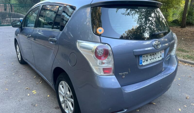 
								Belle Toyota verso 1.8L ess 147 ch boîte auto complet									