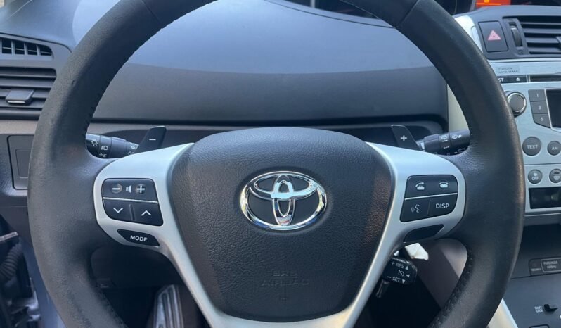 
								Belle Toyota verso 1.8L ess 147 ch boîte auto complet									