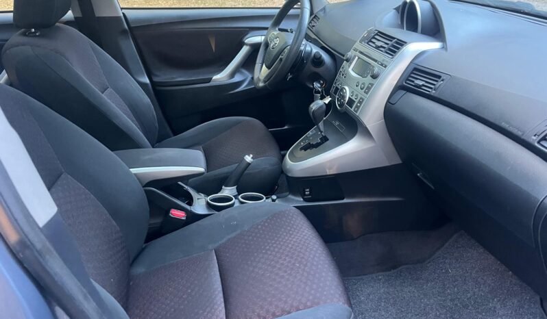 
								Belle Toyota verso 1.8L ess 147 ch boîte auto complet									