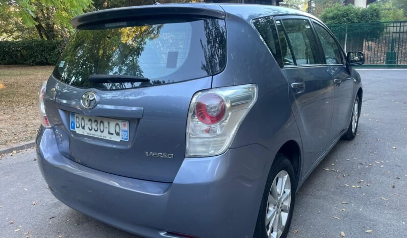 
								Belle Toyota verso 1.8L ess 147 ch boîte auto complet									