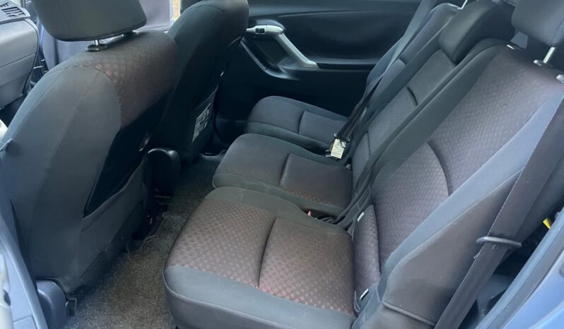 
								Belle Toyota verso 1.8L ess 147 ch boîte auto complet									